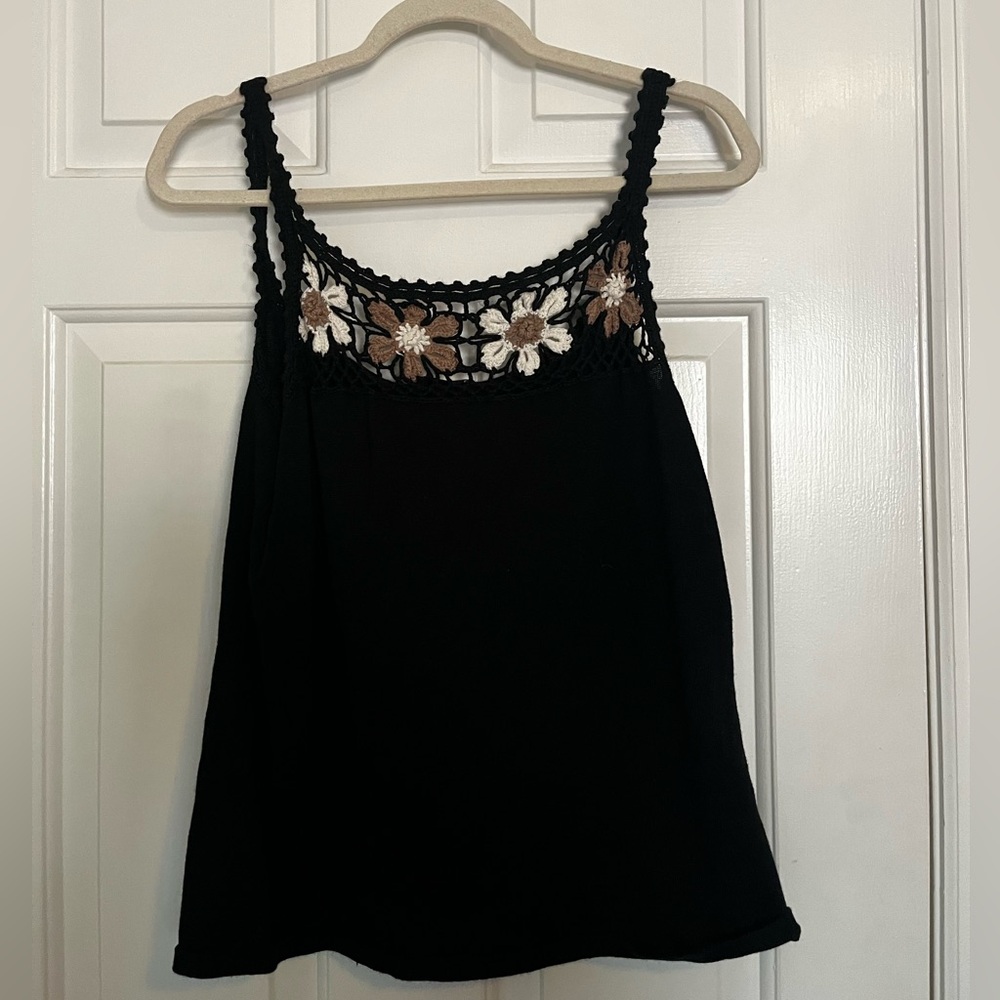White Stag Black and White Floral Crochet Blouse - Picture 2 of 5
